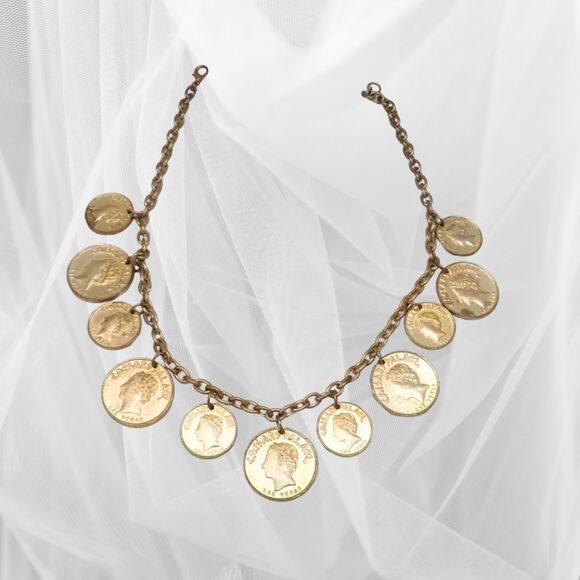 Gold Toned Vintage Caesars Palace Coin Necklace Souvenir Las Vegas 15 Inches - Picture 2 of 5